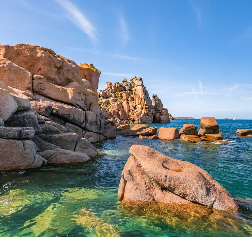 plage côte de granite rose