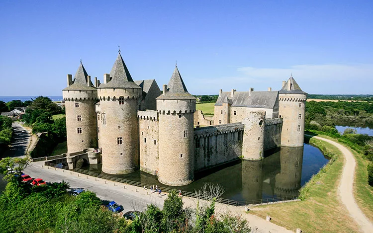 Les Plus Beaux Châteaux et Forts de Bretagne : Histoire et Visites