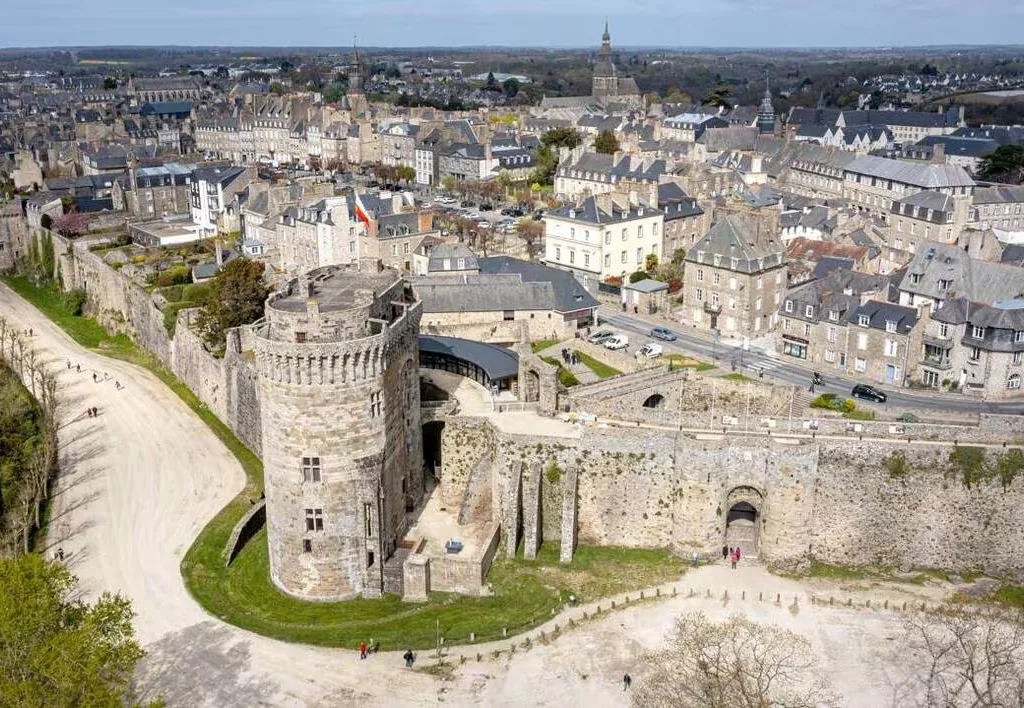 chateau de Dinan Bretagne