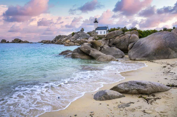 Que faire en Bretagne cet été 2025 ? Le guide complet mois par mois